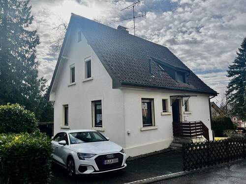 Ansicht des Hauses - Sanierungsprojekt mit Potenzial