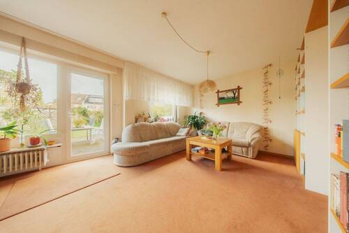 Wohnzimmer - 6 Zimmer Reihenendhaus in Bergisch Gladbach