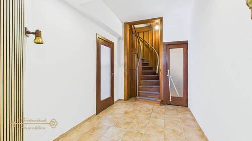 Flur EG - 6 Zimmer Mehrfamilienhaus, Wohnhaus in Lilienthal