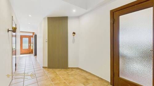 Flur EG - Mehrfamilienhaus, Wohnhaus mit 157,00 m² in Lilienthal zum Kaufen