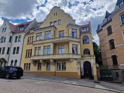 Hausansicht 2 - 2 Zimmer Etagenwohnung zum Kaufen in Halle (Saale)