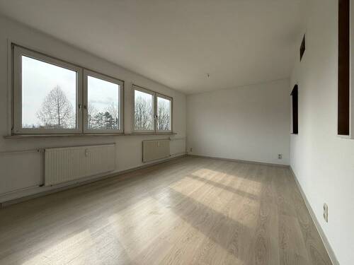 Wohnzimmer - 3 Zimmer Etagenwohnung zum Kaufen in Chemnitz