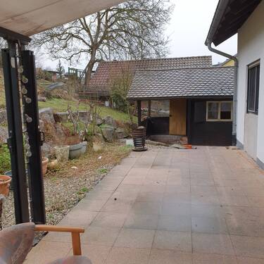 Terrasse mit Gartenhaus - 