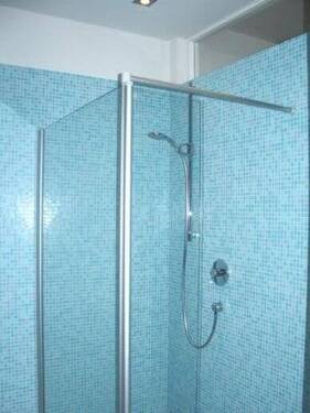 Dusche mit Glaswand - 