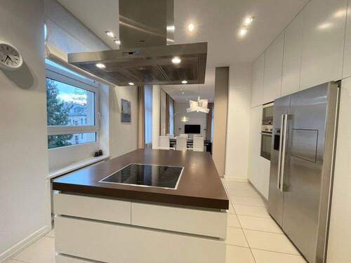 Küche - Etagenwohnung mit 118,00 m&sup2; in Frankfurt am Main zur Miete