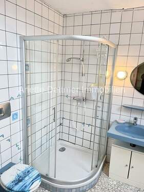 18 Badezimmer Treppenaufgang Bild 2 - 