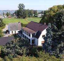 Großzügiges Anwesen zum Wohnen und Vermieten und zusätzlichen Baugrundstücken in Gager auf Rügen