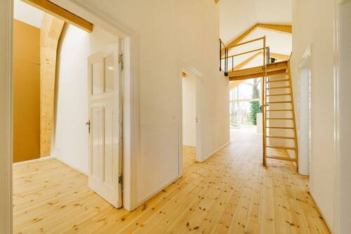 Deckenhöhe bis zu ca. 6,5 m - Einfamilienhaus mit 141,50 m&sup2; in Potsdam zum Kaufen