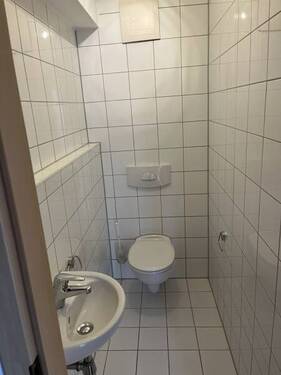 WC - Etagenwohnung mit 76,10 m&sup2; in Nürnberg zur Miete
