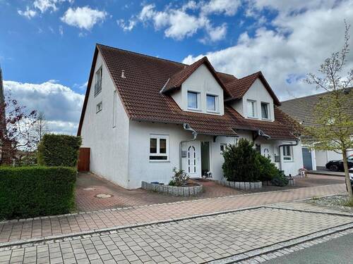 Seitenansicht - 5 Zimmer Doppelhaushälfte in Obermichelbach