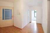 Flur (4) - 2 Zimmer Etagenwohnung zum Kaufen in Chemnitz