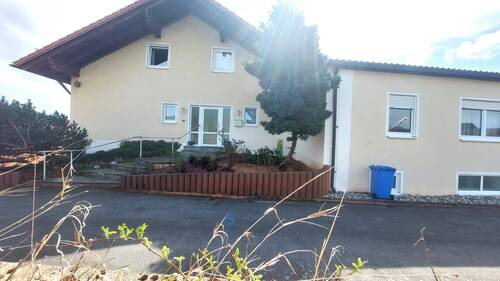 Eingang Anbau .jpg - Mehrfamilienhaus, Wohnhaus mit 398,00 m² in Irchenrieth zum Kaufen