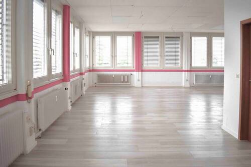 Behandlungsraum a - 1 Zimmer Etagenwohnung in Eppelheim