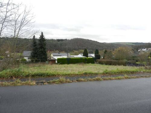 DSCN9400_01.JPG - Schöne Baulücke in gewachsener Wohnlage mit Blick