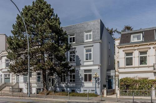 Gebäudeansicht - 9 Zimmer Mehrfamilienhaus, Wohnhaus zum Kaufen in Hamburg