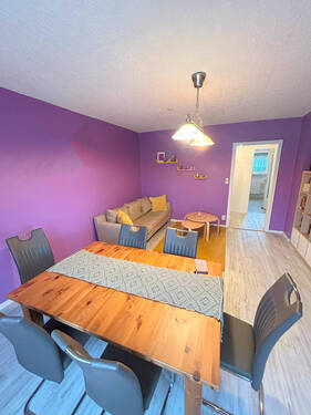 Wohnzimmer - 3 Zimmer Etagenwohnung zum Kaufen in Stuttgart / Feuerbach