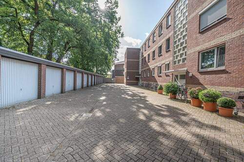 Außennsicht - Viel Potenzial! Bezugsfreie 2 ZKB Wohnung mit Balkon in zentrumsnaher Lage von Bad Zwischenahn