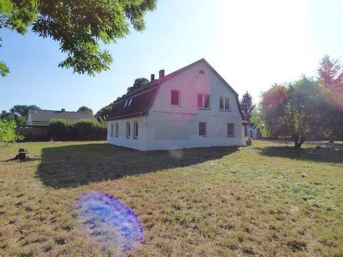 Aussenansicht - 7 Zimmer Einfamilienhaus zum Kaufen in Lütow