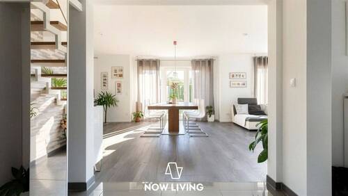 Blick ins Wohn.-Esszimmer - Ein Zuhause wie ein Privatresort - 250 m² Wohn.- und Nutzfläche mit Pool und Poolhaus