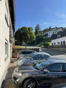 3 Außenparkplätze - 4 Zimmer Etagenwohnung in Gladbach