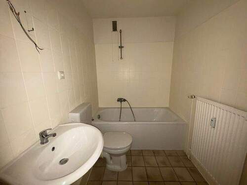 Badezimmer - Etagenwohnung mit 55,10 m&sup2; in Brunsbüttel zur Miete