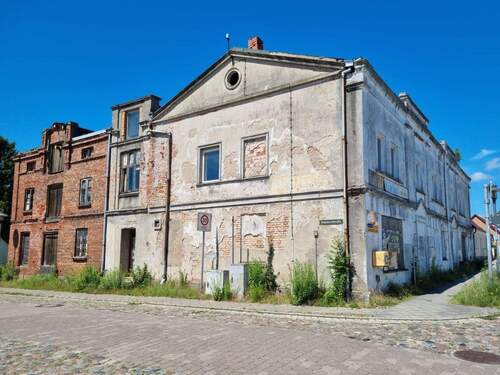 Hausansicht - 1 Zimmer Mehrfamilienhaus, Wohnhaus in Garz/Rügen