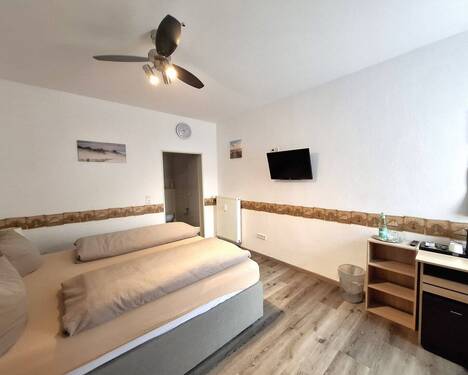 10.Gewerbe links.jpg - 