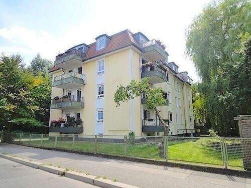 Aussenansicht von der Strasse - Moderenes und gepflegtes Mietshaus in sehr guter Wohnlage !