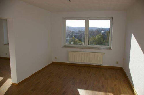 Wohnzimmer - 2 Zimmer Etagenwohnung in Kahla