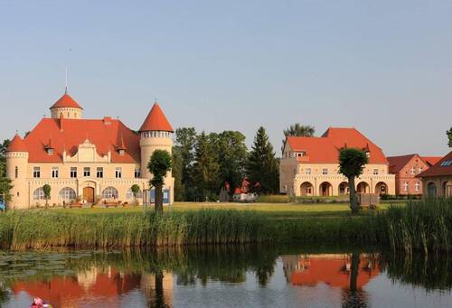 Stolpe,Schlosswiese mit Teich - 