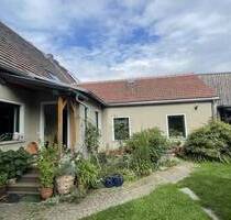 Idyllische Doppelhaushälfte - 269.000,00 EUR Kaufpreis, ca.  121,90 m² Wohnfläche in Elstra (PLZ: 01920) Rauschwitz