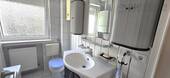 Badezimmer mit Fenster - 