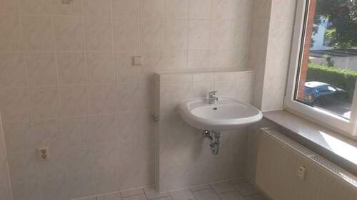 Badezi WE8.jpg - Etagenwohnung in Gotha