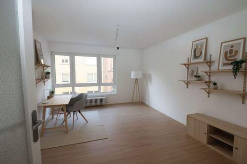 Homeoffice - mit Beispieleinrichtung - Schöne, sehr helle 4 Zimmer Wohnung in zentraler, ruhige Lage.