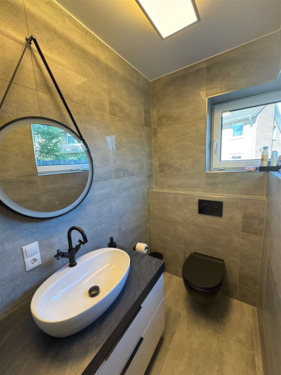 Gäste-WC - 5 Zimmer Doppelhaushälfte in Papenburg
