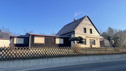 Straßenansicht - Einfamilienhaus mit 114,00 m² in Hoyerswerda zum Kaufen