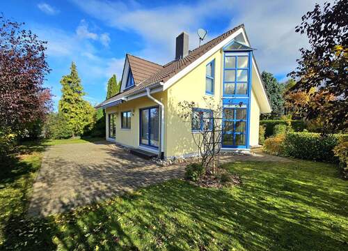 Bild 1 - Direkt vom Eigentümer - Freistehendes EFH mit gepflegtem Garten und Stellplätzen