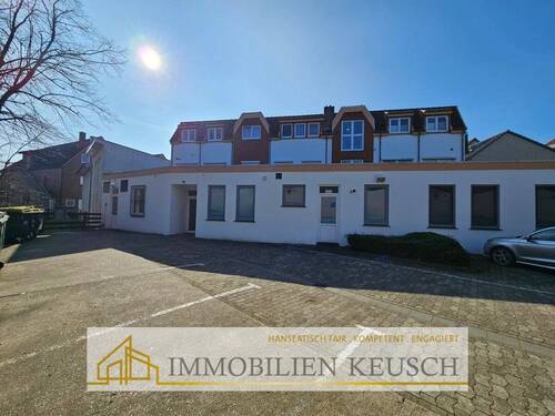 freie Parkflächen am Haus - 