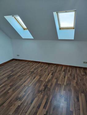 Schlafzimmer - Gemütliche Dachgeschosswohnung mit Einbauküche