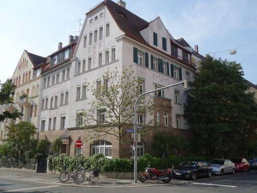 Hausansicht - 3 Zimmer Etagenwohnung zur Miete in Nürnberg