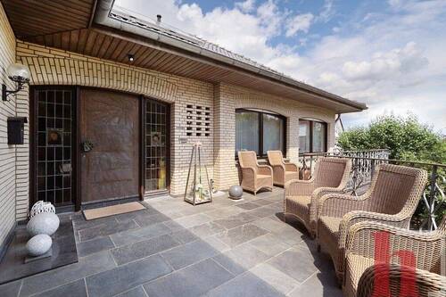 Eingangsbereich - Geräumiges & Freistehendes Zweifamilienhaus in Kroge