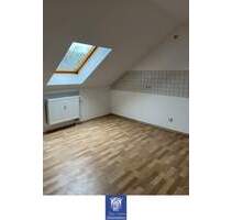 Himmlisch Wohnen unterm Dach mit großer Küche und Tageslichtbad! - Meißen