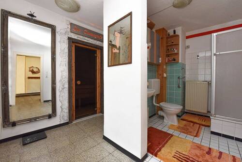 Duschbad mit Zugang zur Sauna - 