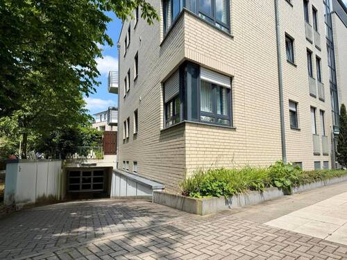 Zufahrt Tiefgarage - 2 Zimmer Etagenwohnung zum Kaufen in Hannover