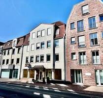 Zwei Gewerbeeinheiten im Erdgeschoss eines Wohn- und Geschäftshauses mit Tiefgaragenstellplatz in beliebter Lage in Oldenburg- Gerichtsviertel