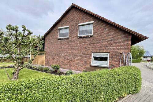 Kompaktes Einfamilienhaus mit schönem Grundstück - Ein Haus in dem wir gerne wohnen