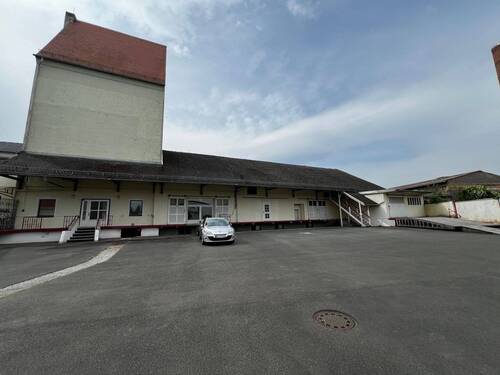 15198-kurz - Gewerbeobjekt mit Büros und großer Freifläche