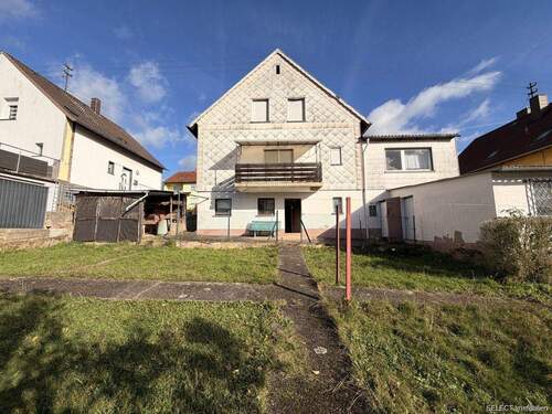 Ansicht Rückseite - Mehrfamilienhaus, Wohnhaus mit 130,00 m&sup2; in Ottweiler / Fürth zum Kaufen