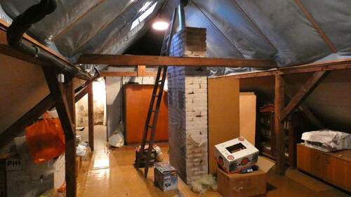 Dachgeschoss mit kleinem Hobbyzimmer - 