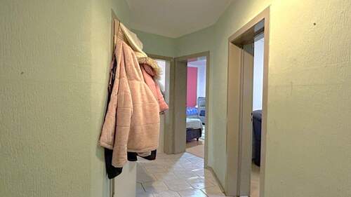 Diele - 3 Zimmer Etagenwohnung zum Kaufen in Duisburg